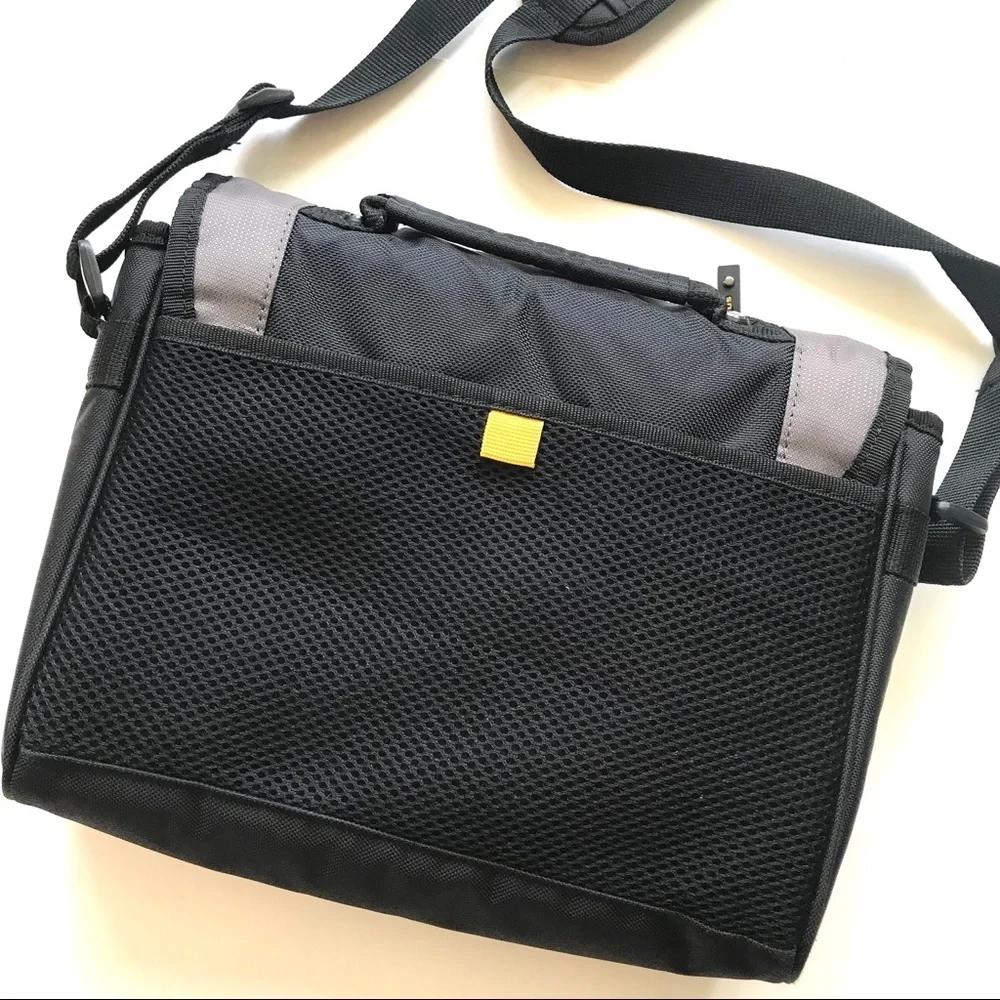 Targus Messenger padded bag with handle & strap